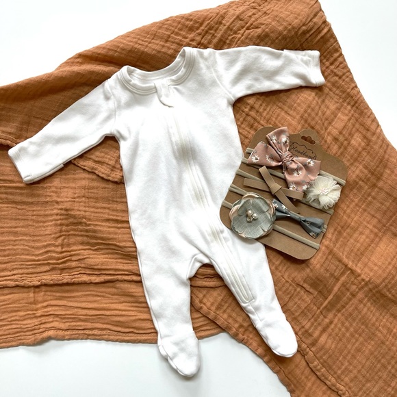 The Sugar House Accessories Newborn Baby Girl Bundle Blanket Onesie